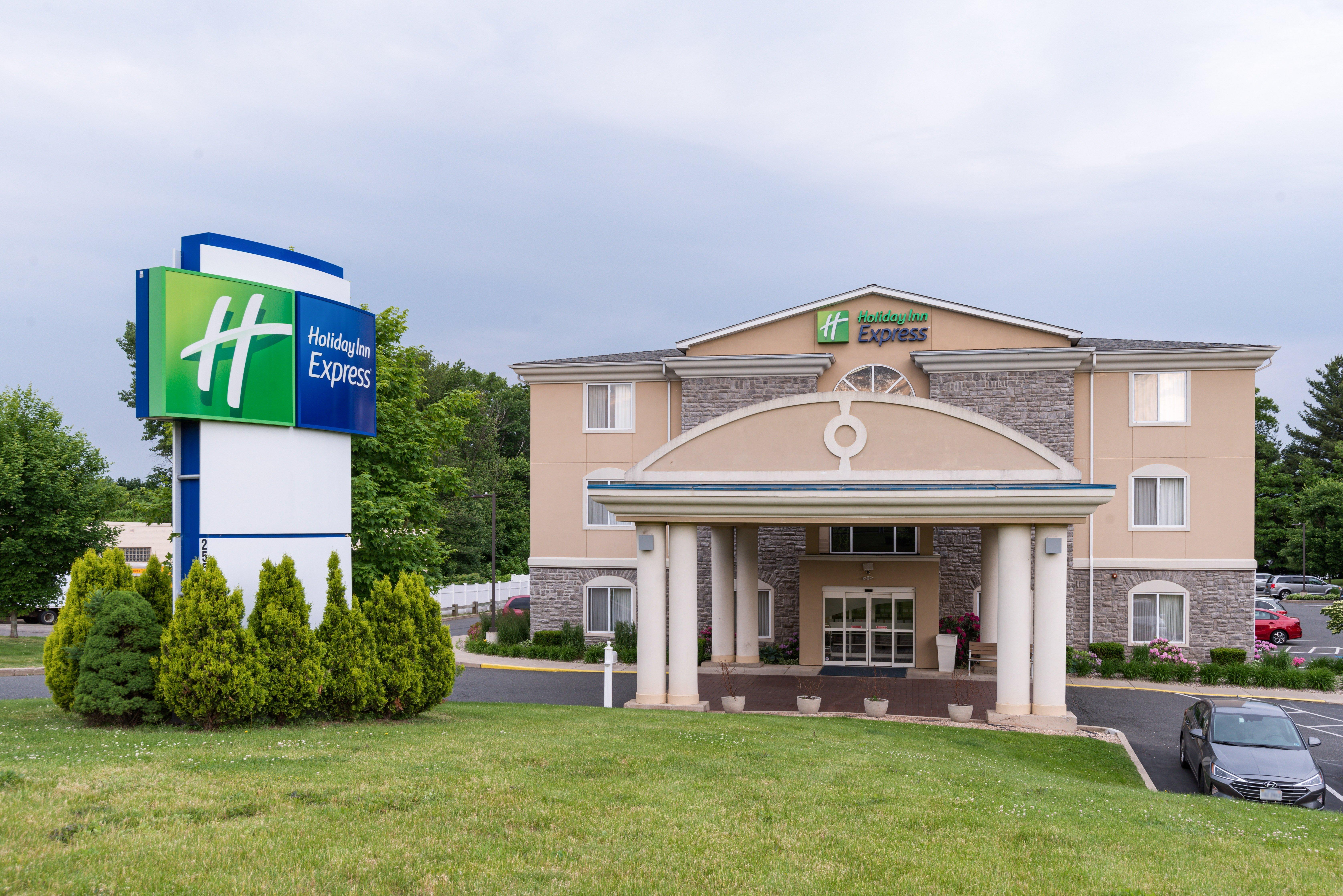 Holiday Inn Express Hartford-Newington By Ihg Exterior foto